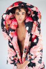 Cargar imagen en el visor de la galería, Black Cherry Blossom Jacket