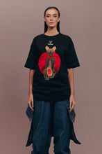 Cargar imagen en el visor de la galería, Arigato Lucky Sphynx Cat T-Shirt