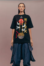 Cargar imagen en el visor de la galería, Arigato Mask Crying Ramen Noodles with Fish T-Shirt

